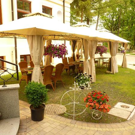 Willa Filiks Restauracja & Pokoje Nałęczów Buitenkant foto